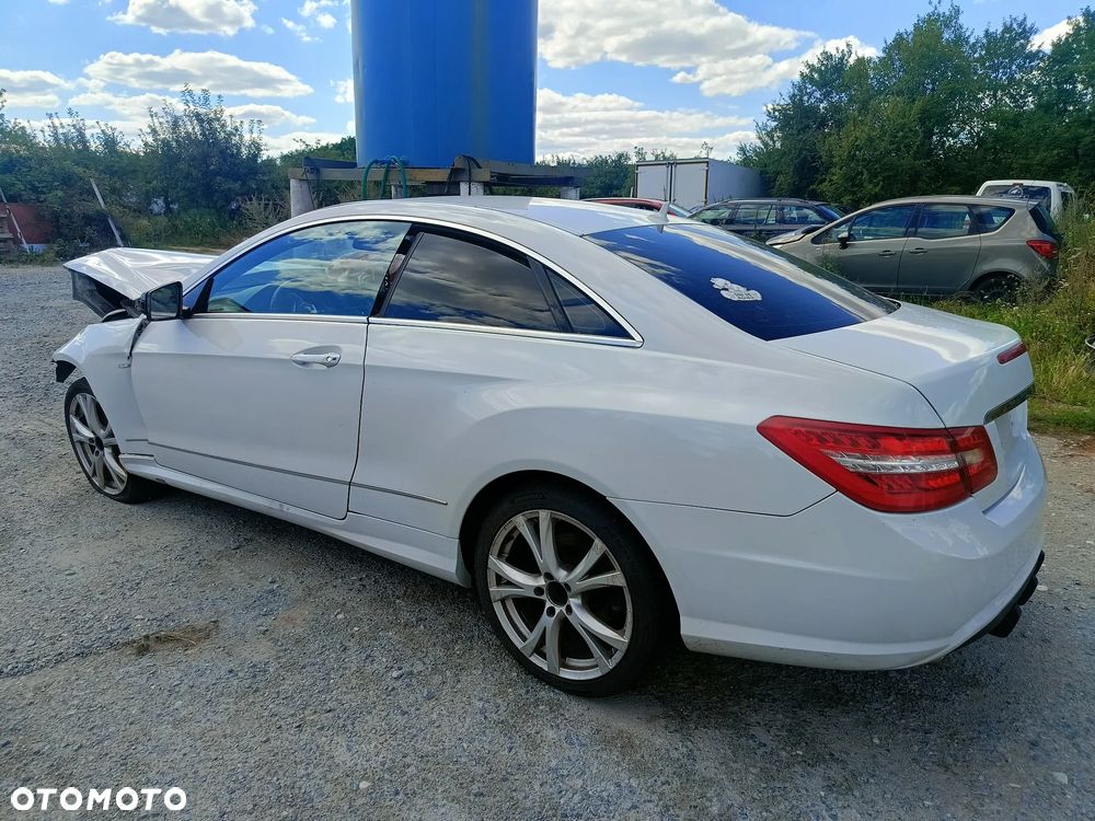 Mercedes-Benz Klasa E 220 (BlueTEC) d 9G-TRONIC - 2