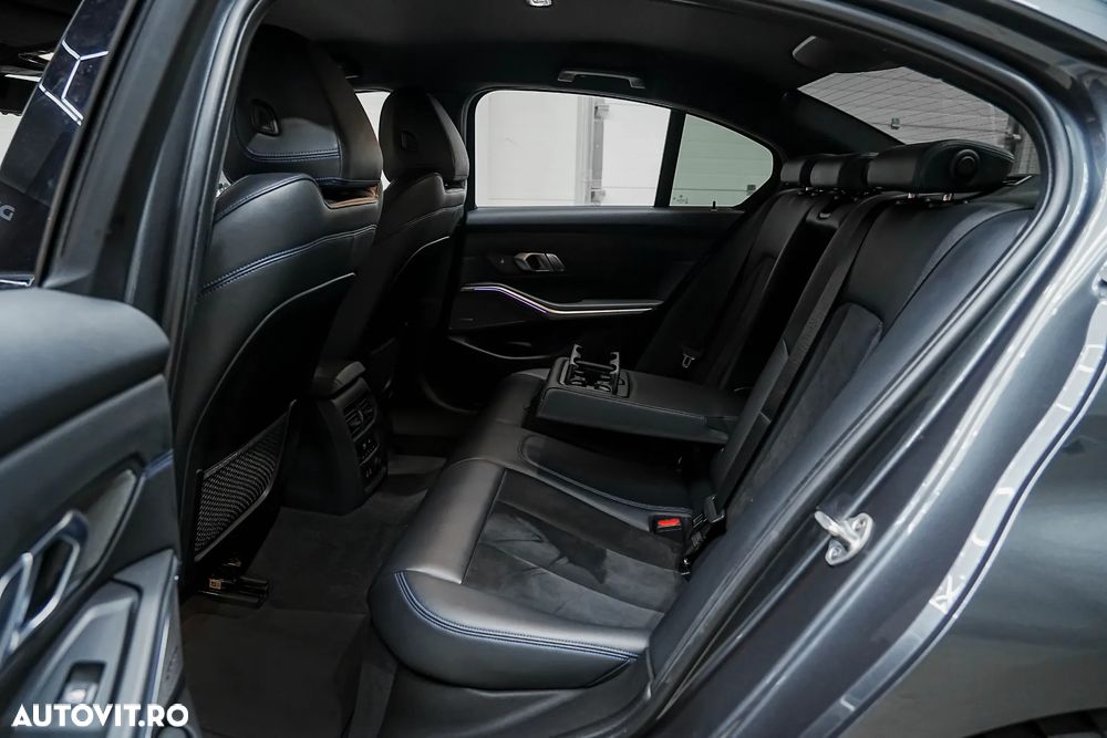 BMW Seria 3 320i AT - 4