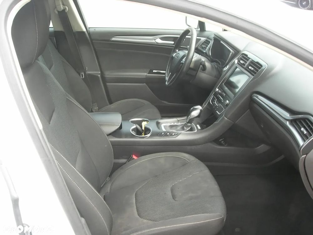 Ford Mondeo 2.0 Hybrid Trend - 24