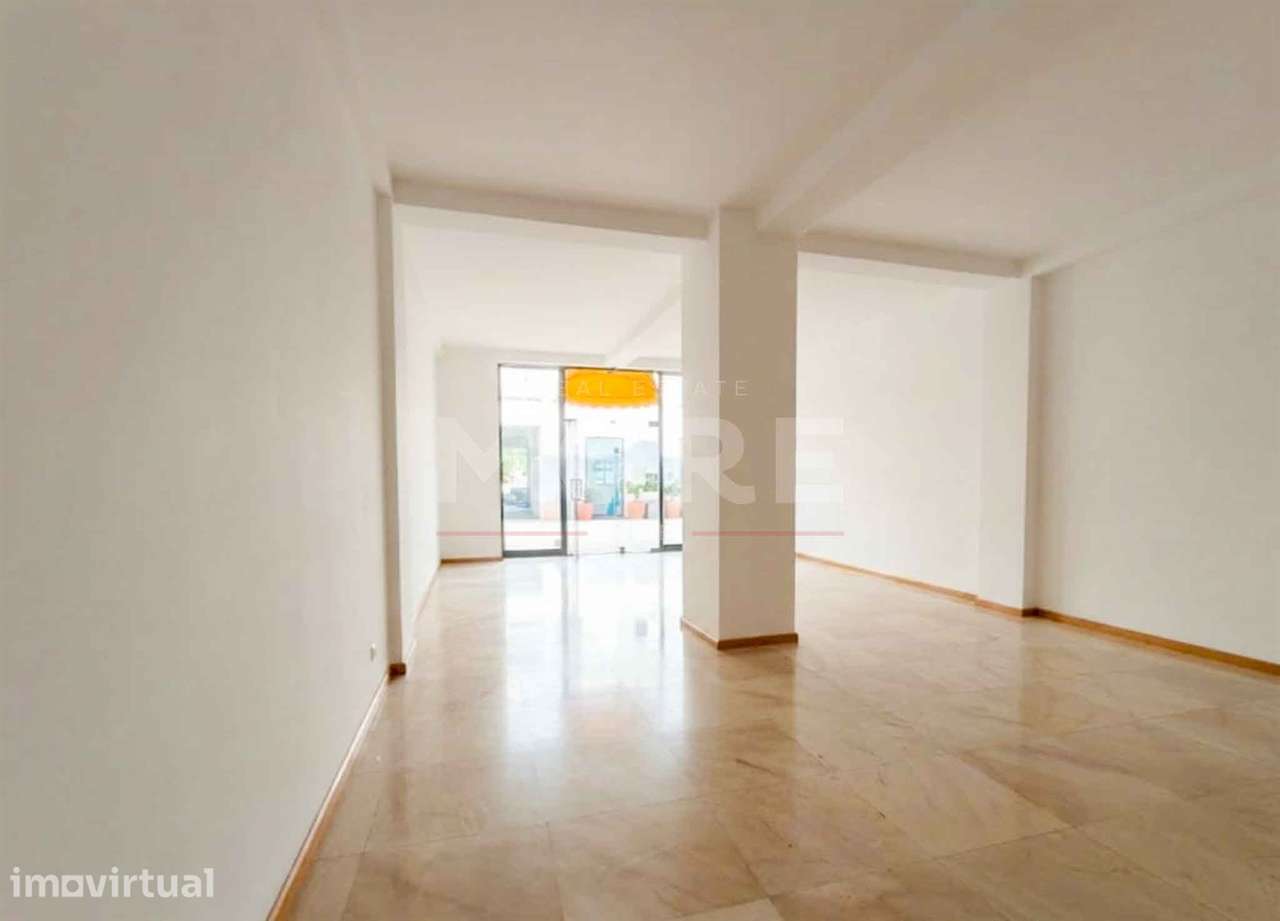 Espaço comercial no Centro Histórico de Évora, junto ao Teatro Garcia - Grande imagem: 2/13