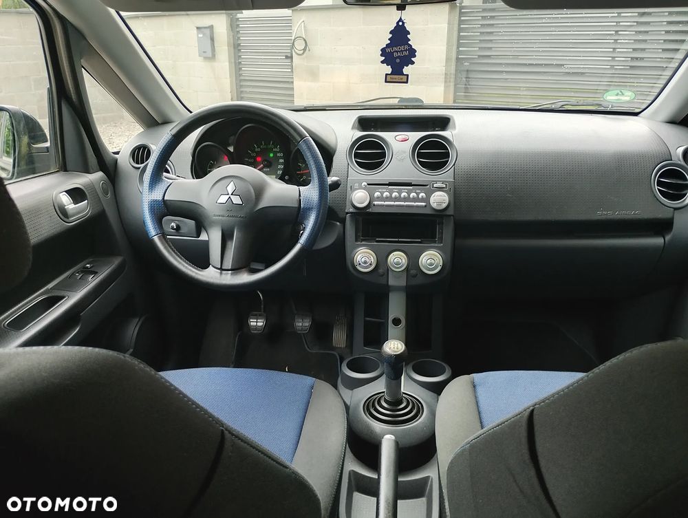 Mitsubishi Colt - 11
