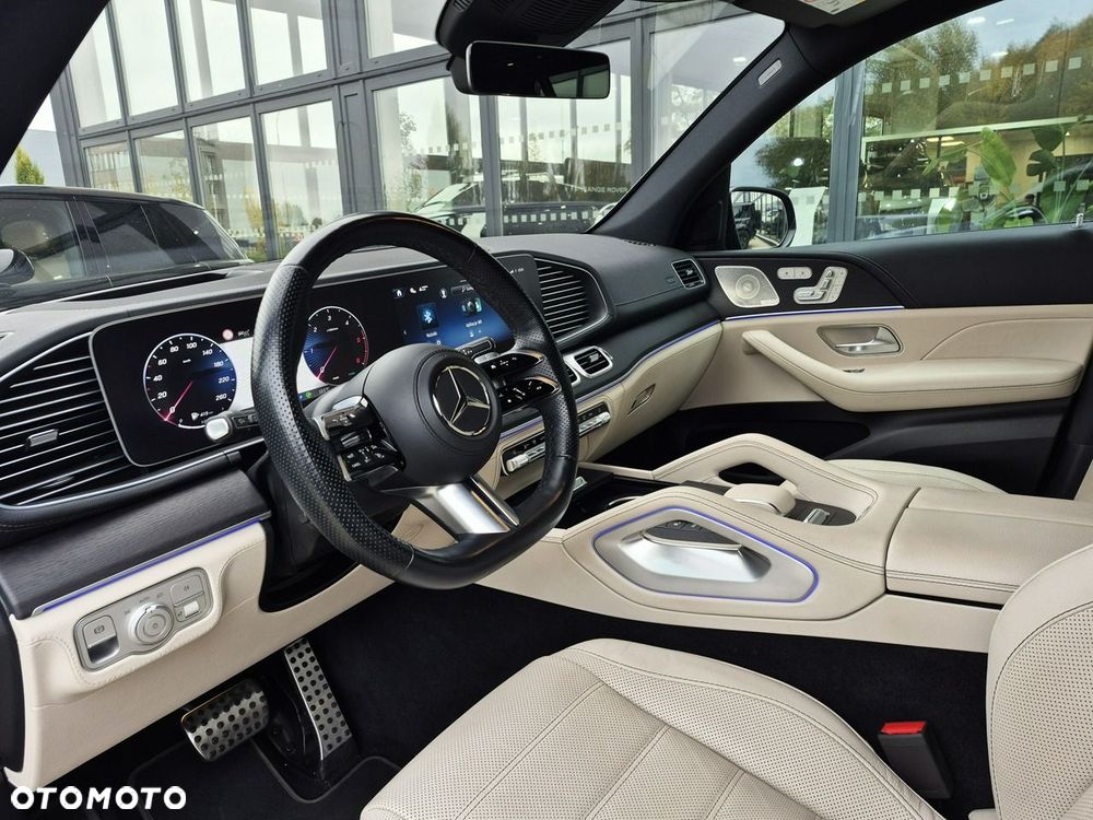 Mercedes-Benz GLS - 23