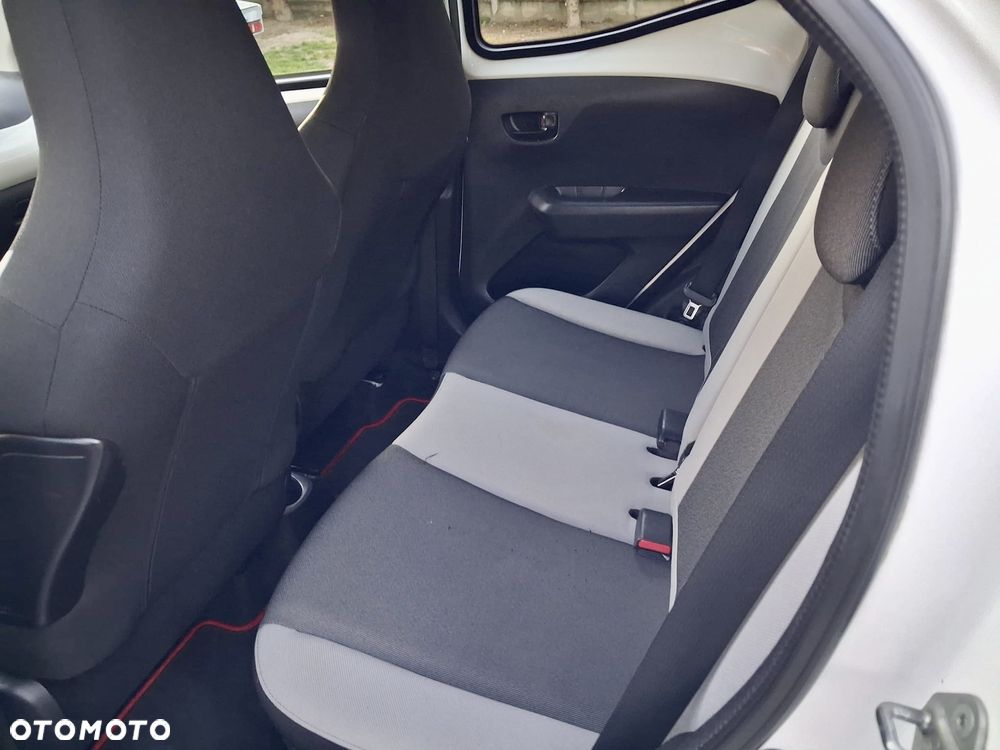 Toyota Aygo x-play Edition S+ - 25