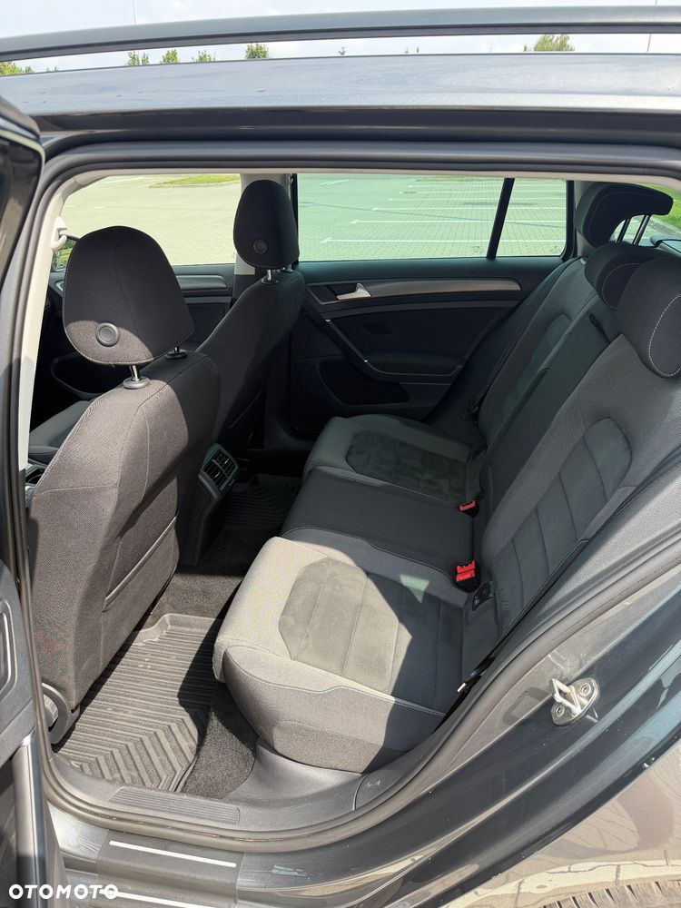 Volkswagen Golf - 11