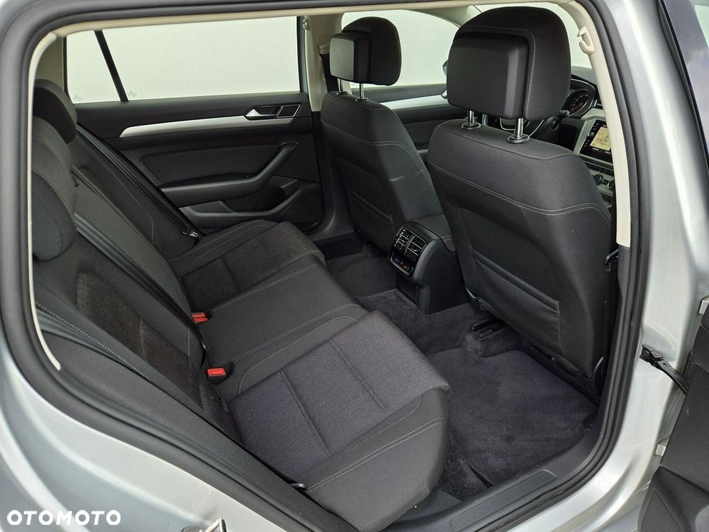 Volkswagen Passat Variant - 12
