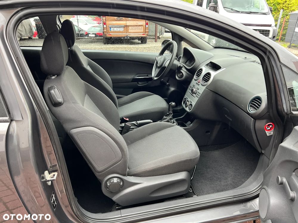 Opel Corsa 1.2 16V Essentia - 26