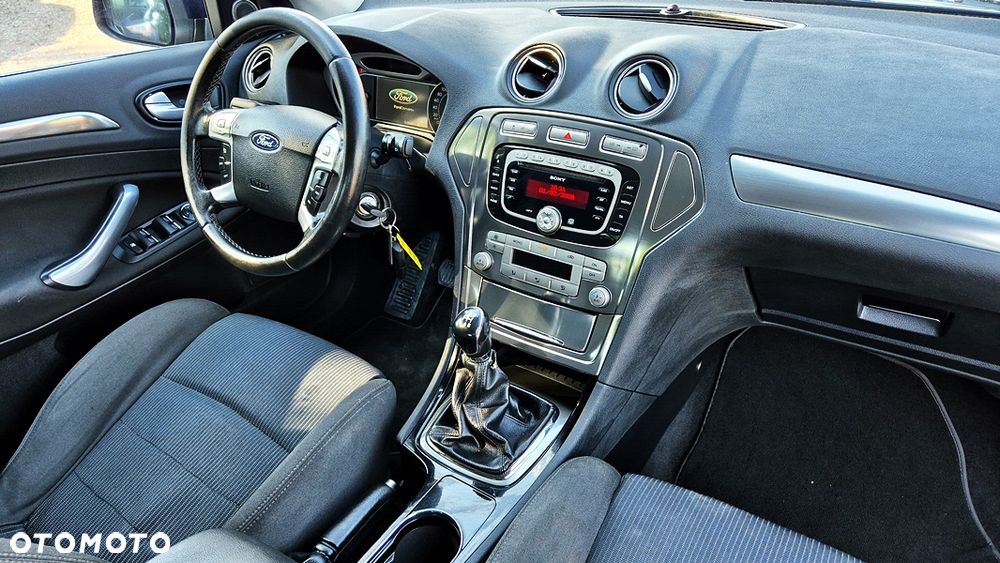 Ford Mondeo - 37