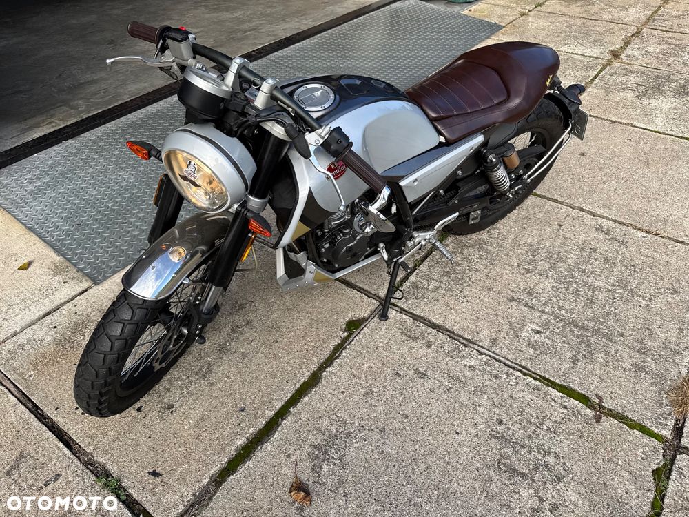 Mondial HPS 125 - 5