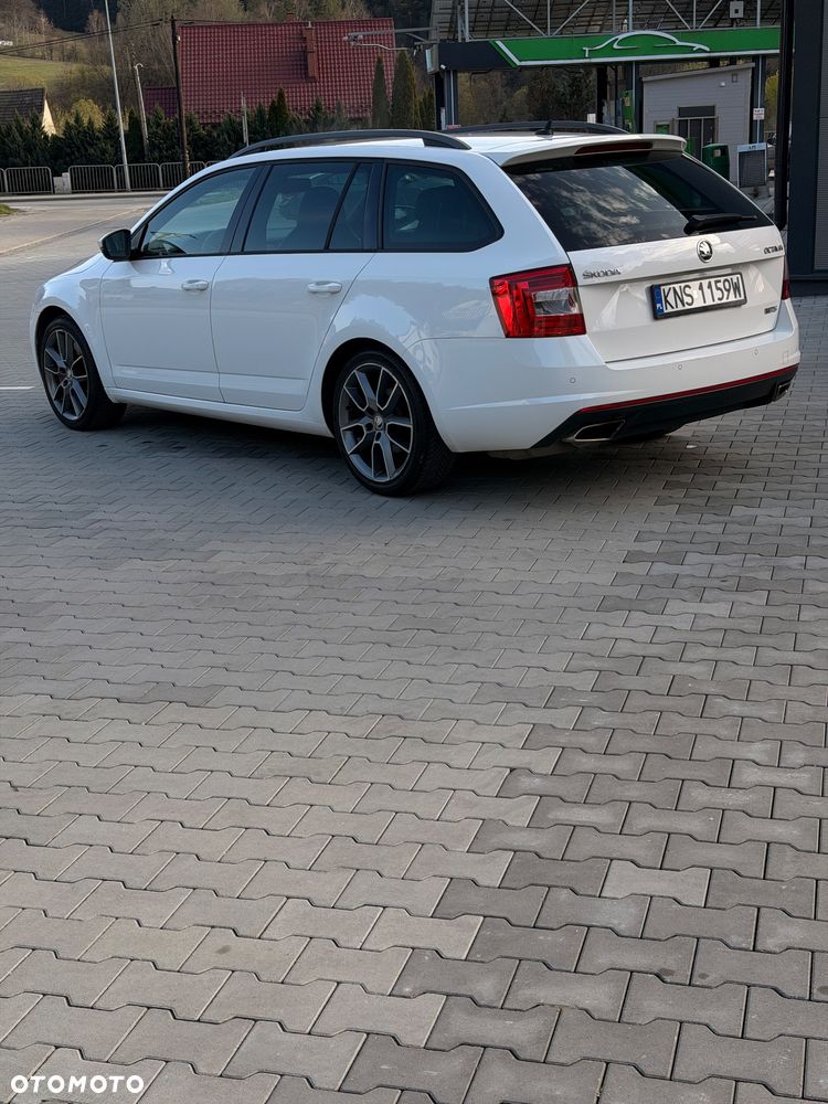 Skoda Octavia 2.0 TDI DSG RS - 8