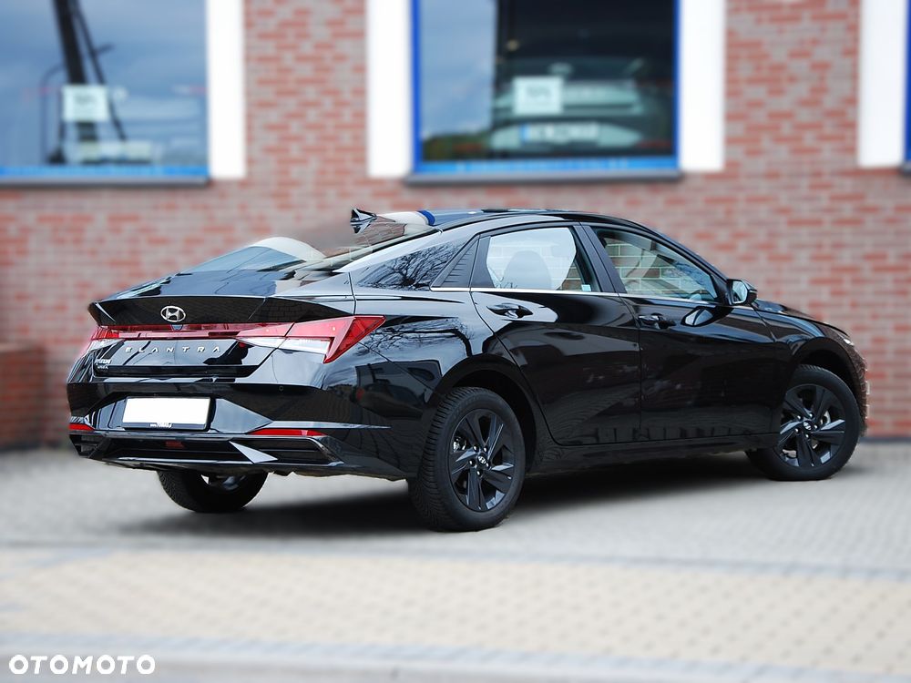 Hyundai Elantra 1.6 Smart CVT - 19