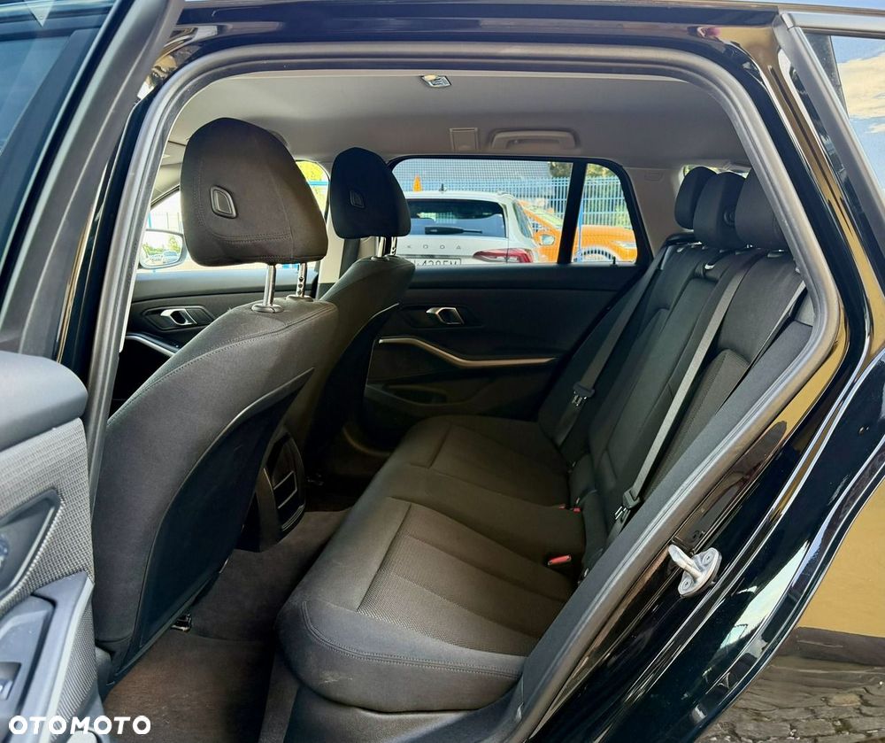 BMW Seria 3 - 12