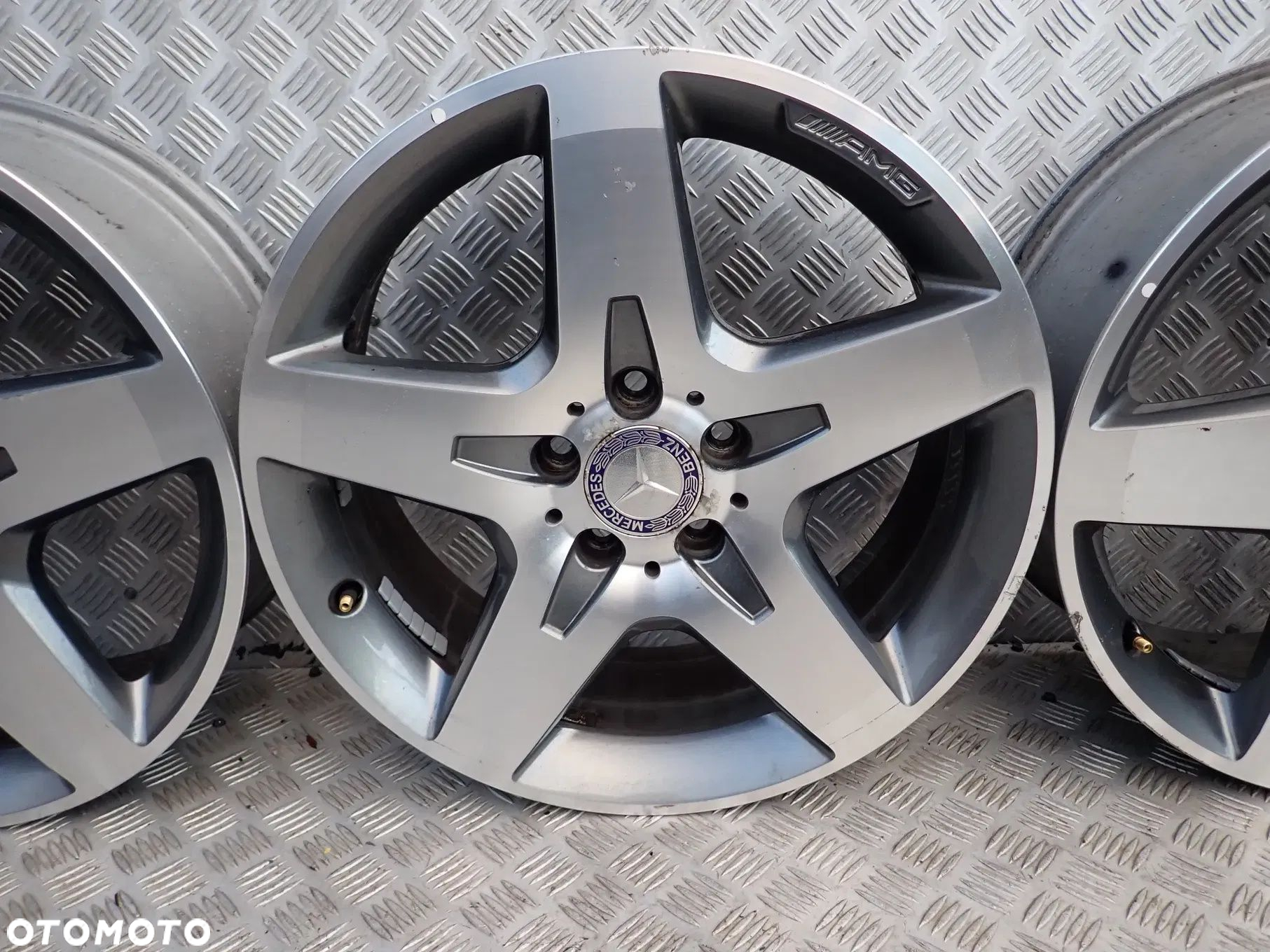 FELGI ALUMINIOWE MERCEDES AMG 5X112 ET 46 7X18 - 12