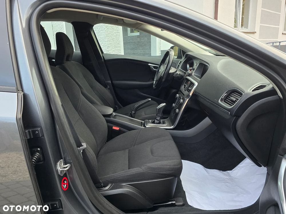 Volvo V40 D2 - 21