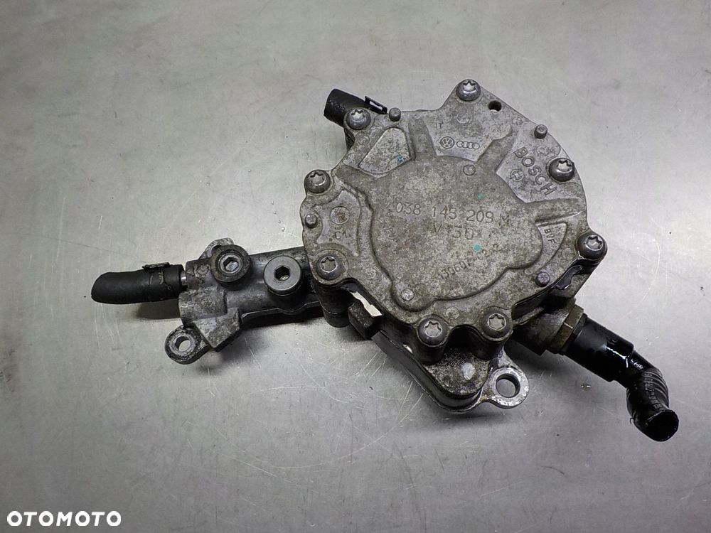 VW GOLF V POMPA VACUM 038145209M - 2