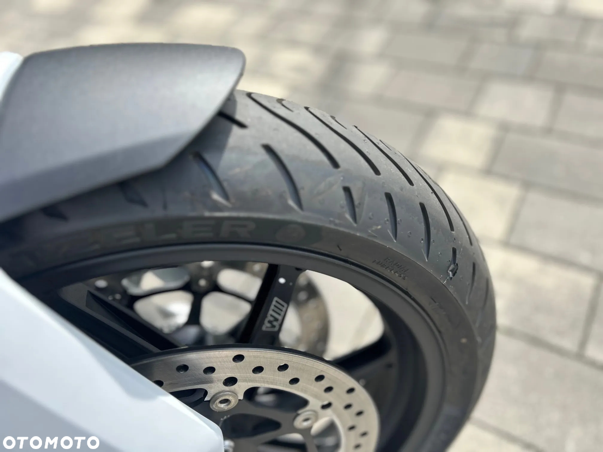 BMW XR - 13