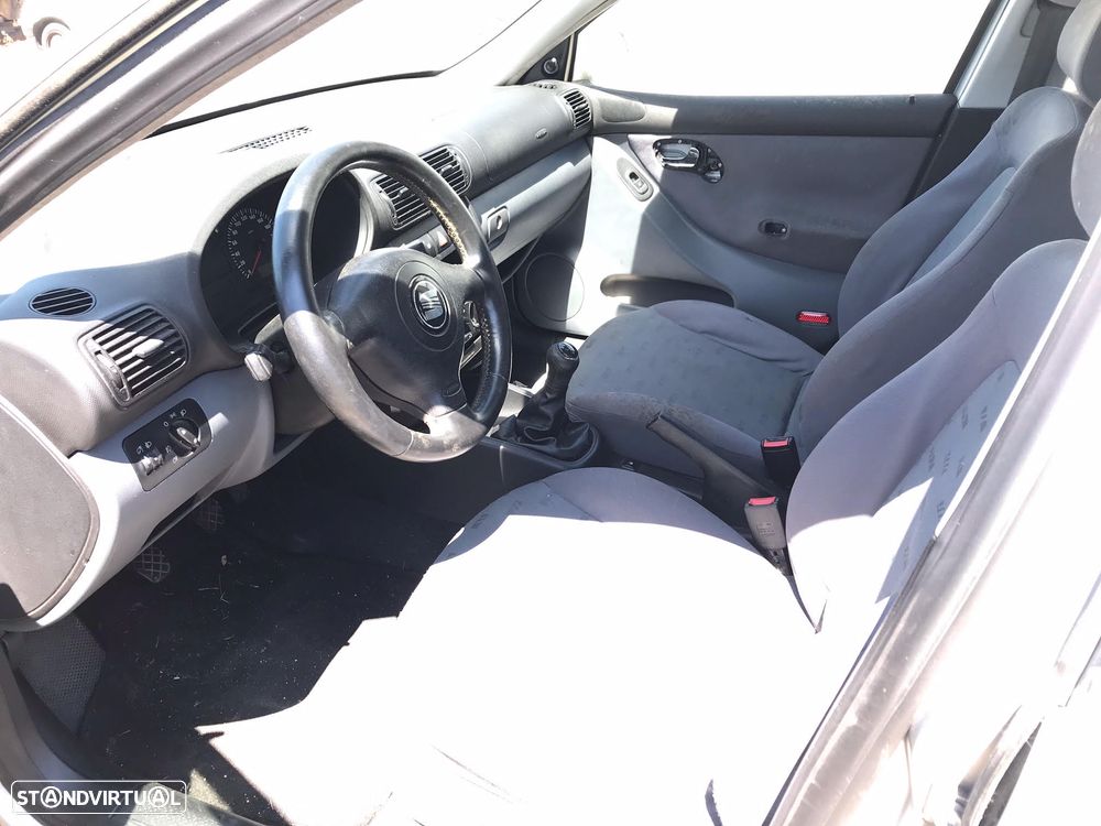 Seat Leon 1.4 16V 5P 2001  - Para Peças - 7