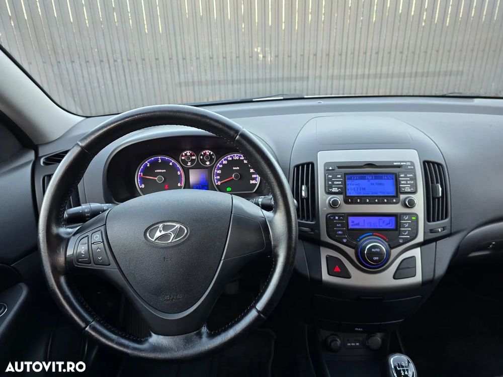 Hyundai i30 1.6 CRDI blue Classic - 6