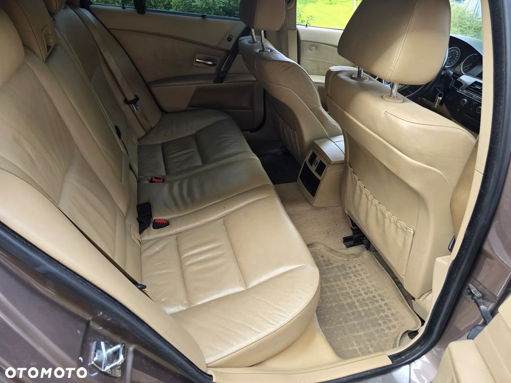 BMW Seria 5 525d - 20
