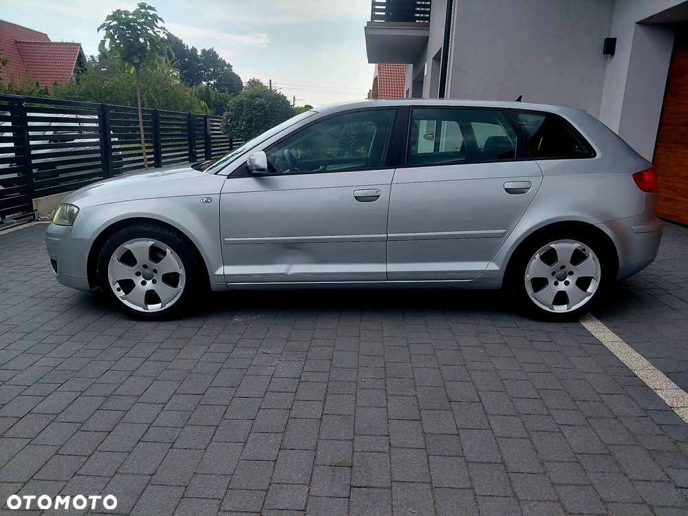 Audi A3 Sportback 2.0 FSI Attraction - 2