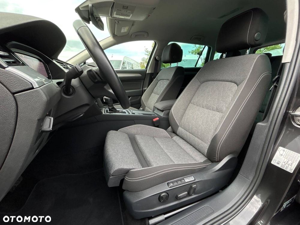Volkswagen Passat - 9