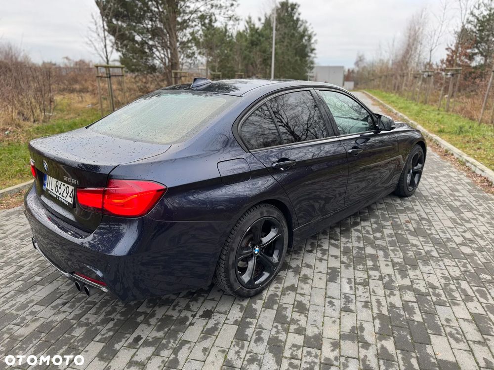 BMW Seria 3 328i xDrive Sport-Aut Luxury Line - 13