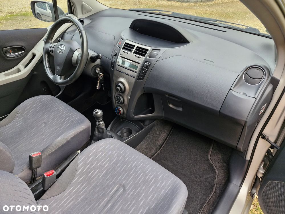 Toyota Yaris 1.33 VVT-i Cool+ - 7