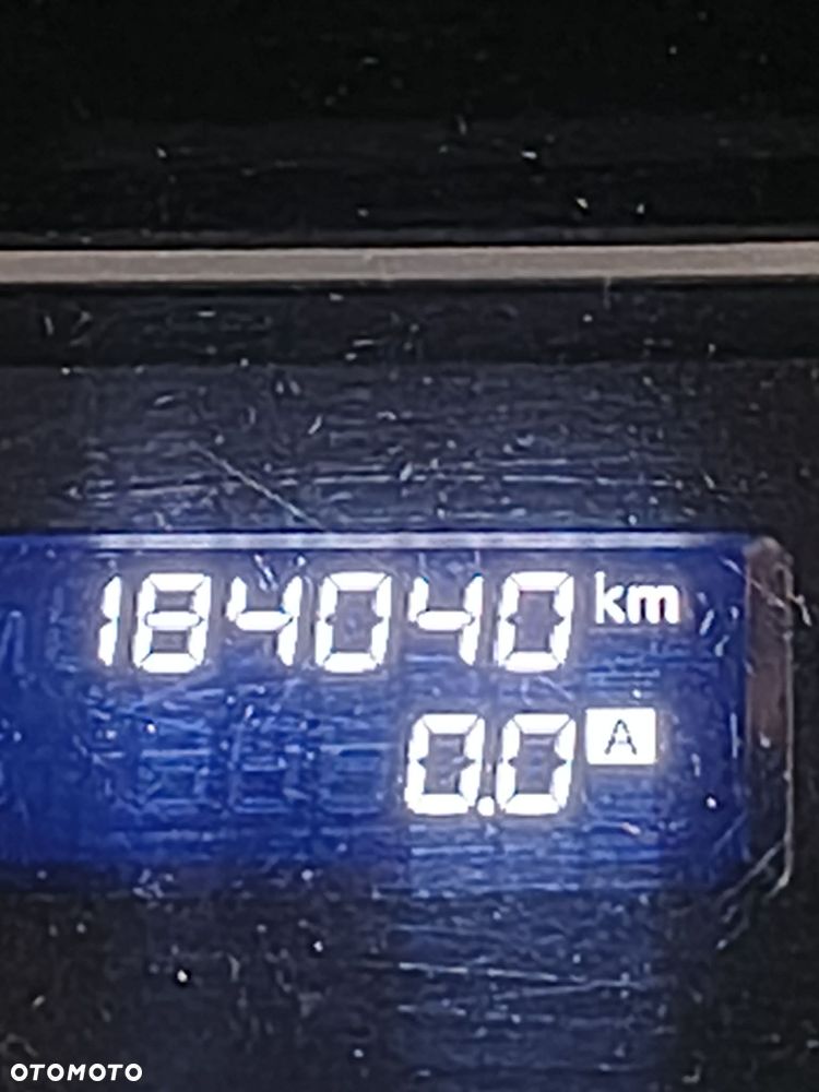 Nissan Pathfinder 3.0 D V6 LE EU5 - 16