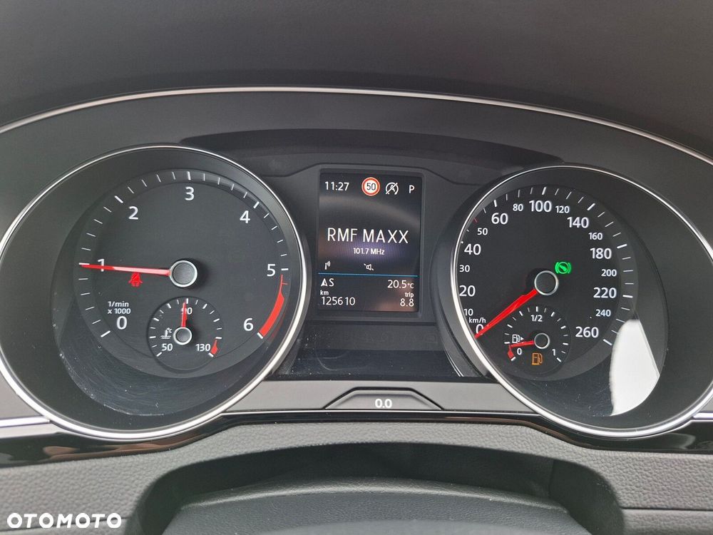 Volkswagen Passat - 20