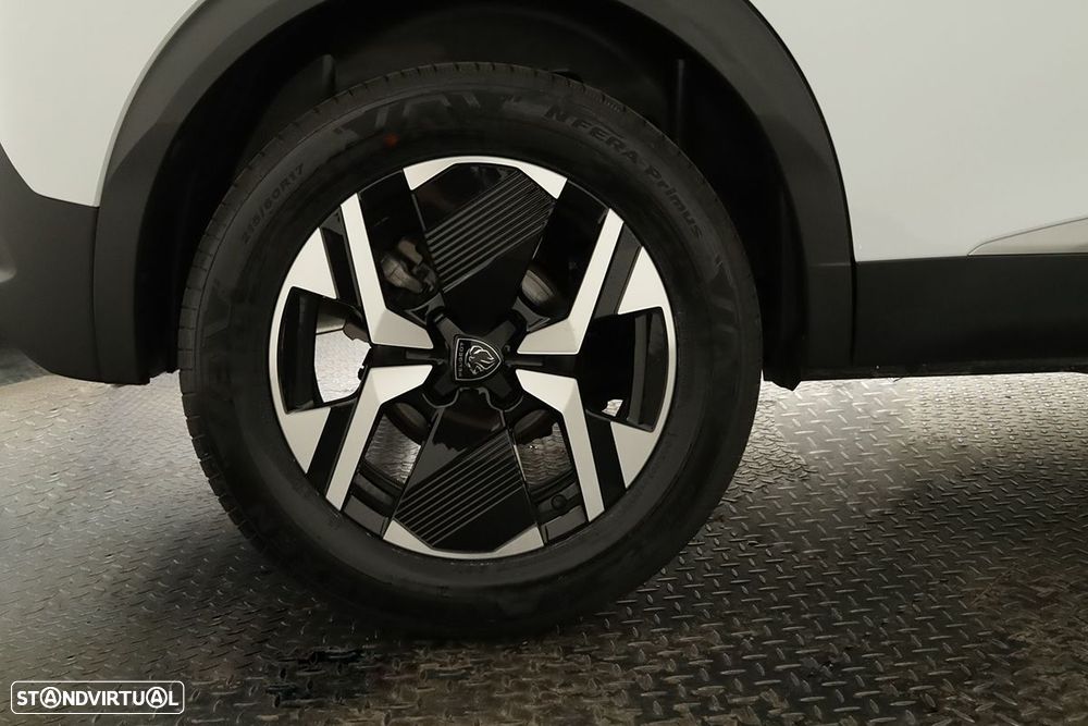 Peugeot 2008 1.2 PureTech Allure EAT8 - 5