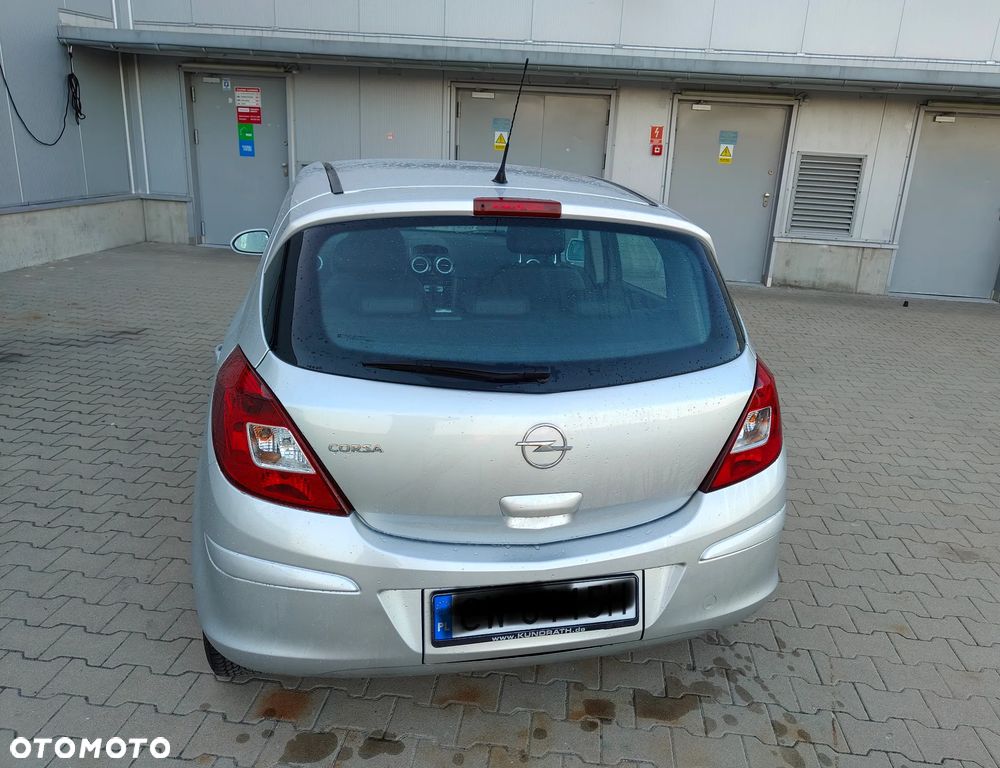 Opel Corsa 1.4 16V Cosmo - 14