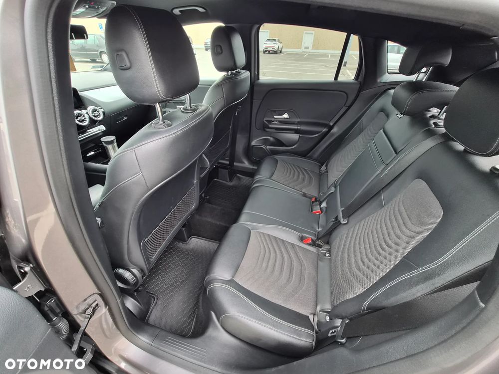 Mercedes-Benz GLA 200 Business Edition - 8