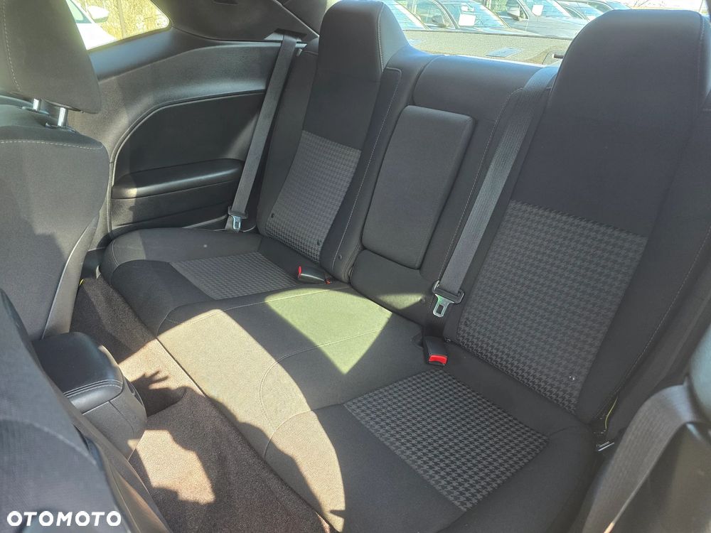 Dodge Challenger - 9