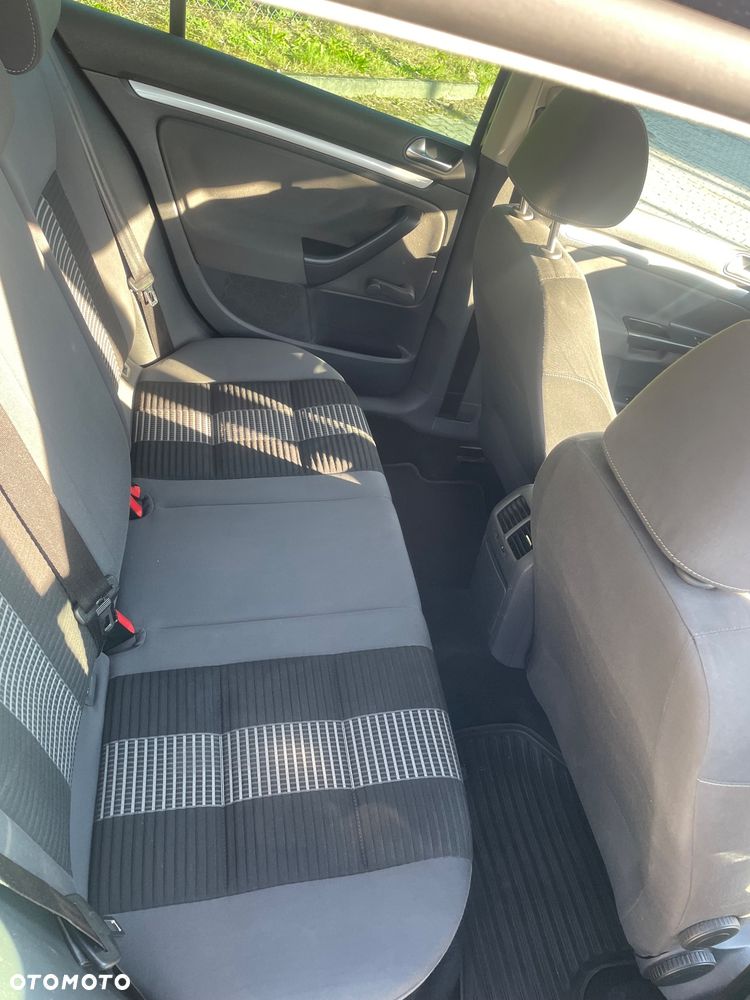 Volkswagen Golf 1.9 TDI Q-Line - 11