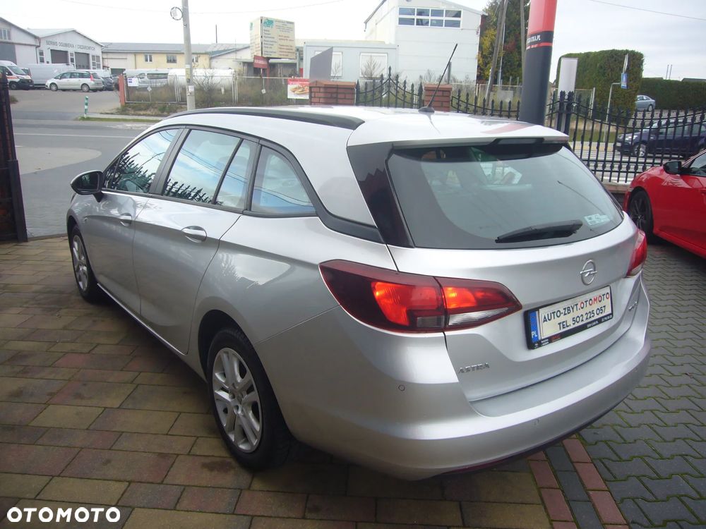Opel Astra V 1.4 T Dynamic - 9
