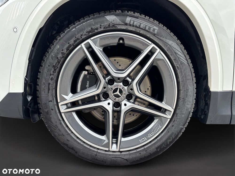 Mercedes-Benz GLA - 10