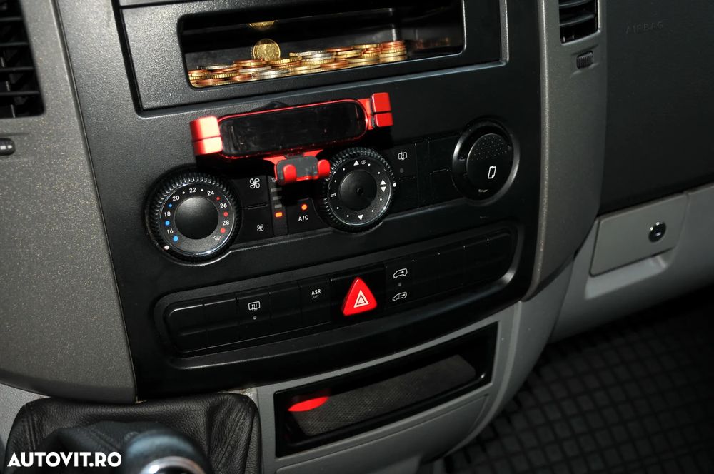 Mercedes-Benz Sprinter - 12