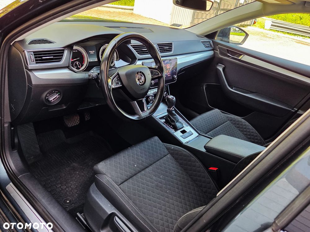 Skoda Superb 2.0 TSI Ambition DSG - 32