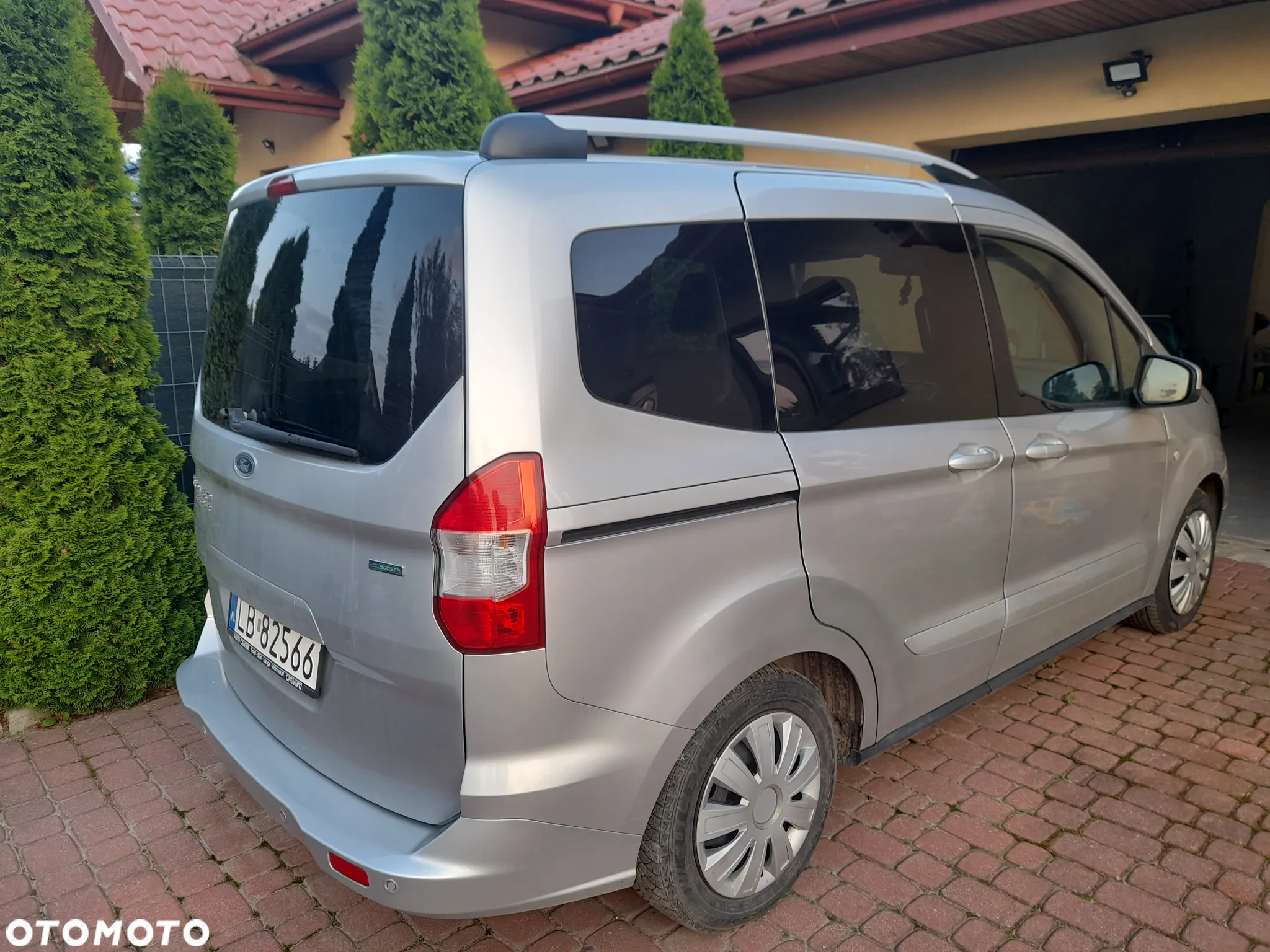 Ford Tourneo Courier 1.0 EcoBoost Titanium - 4
