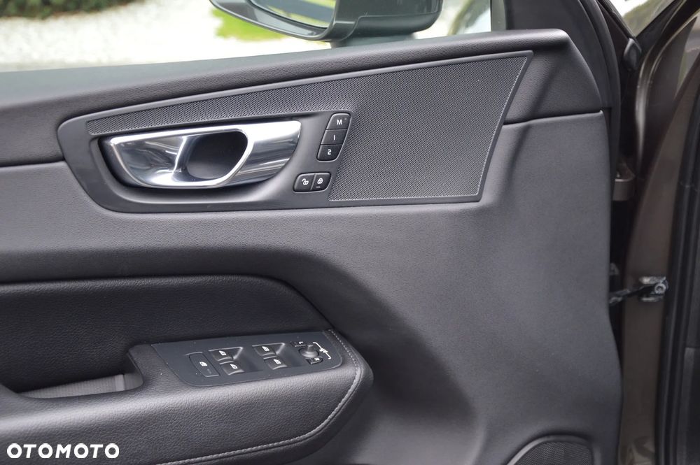 Volvo XC 60 D4 Inscription - 8