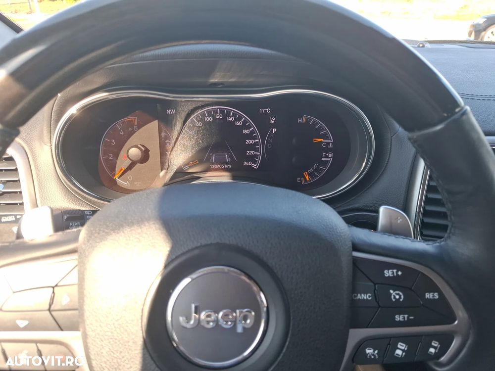 Jeep Grand Cherokee - 11