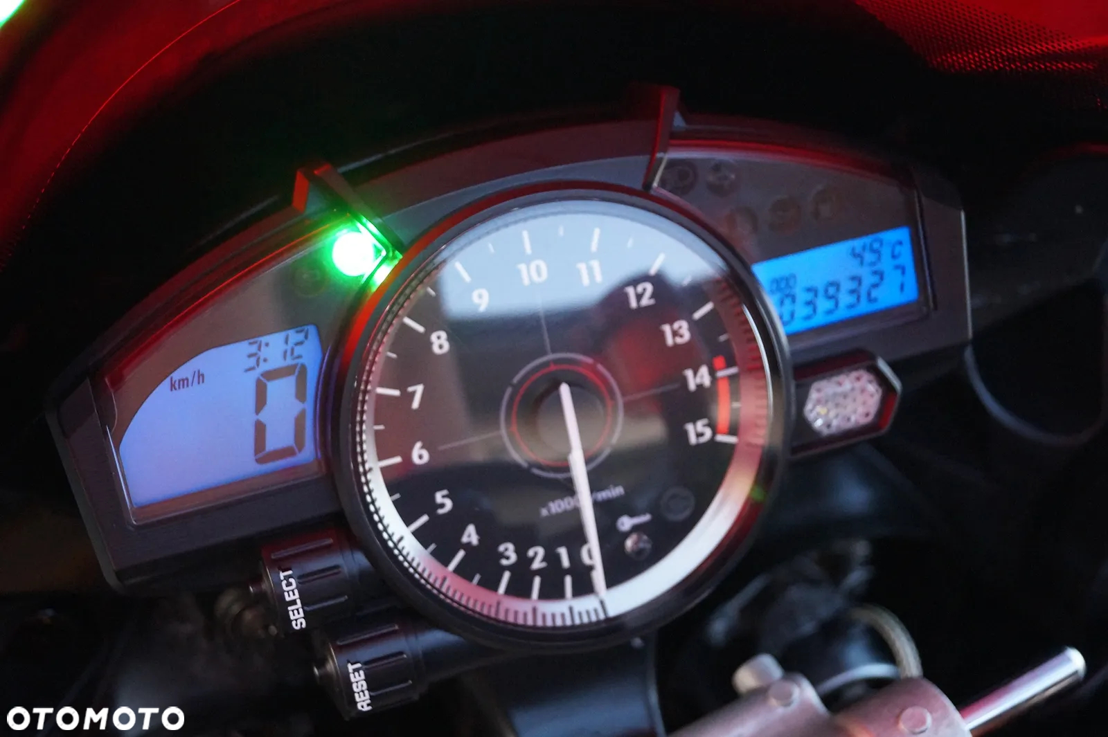 Yamaha R1 - 21