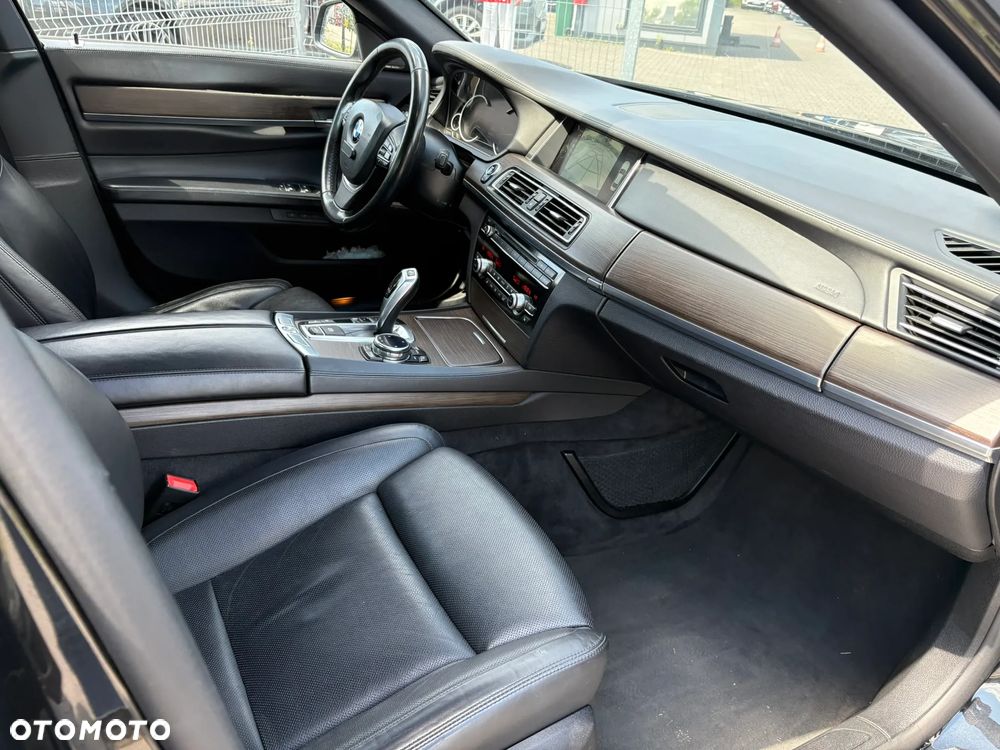 BMW Seria 7 730d - 30