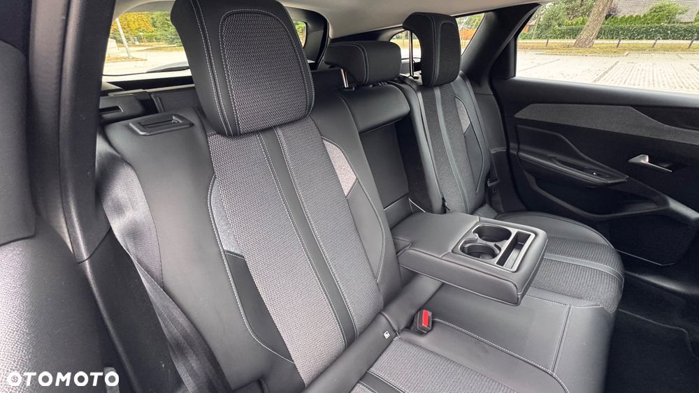 Peugeot 308 BlueHDi 130 EAT8 Allure - 33
