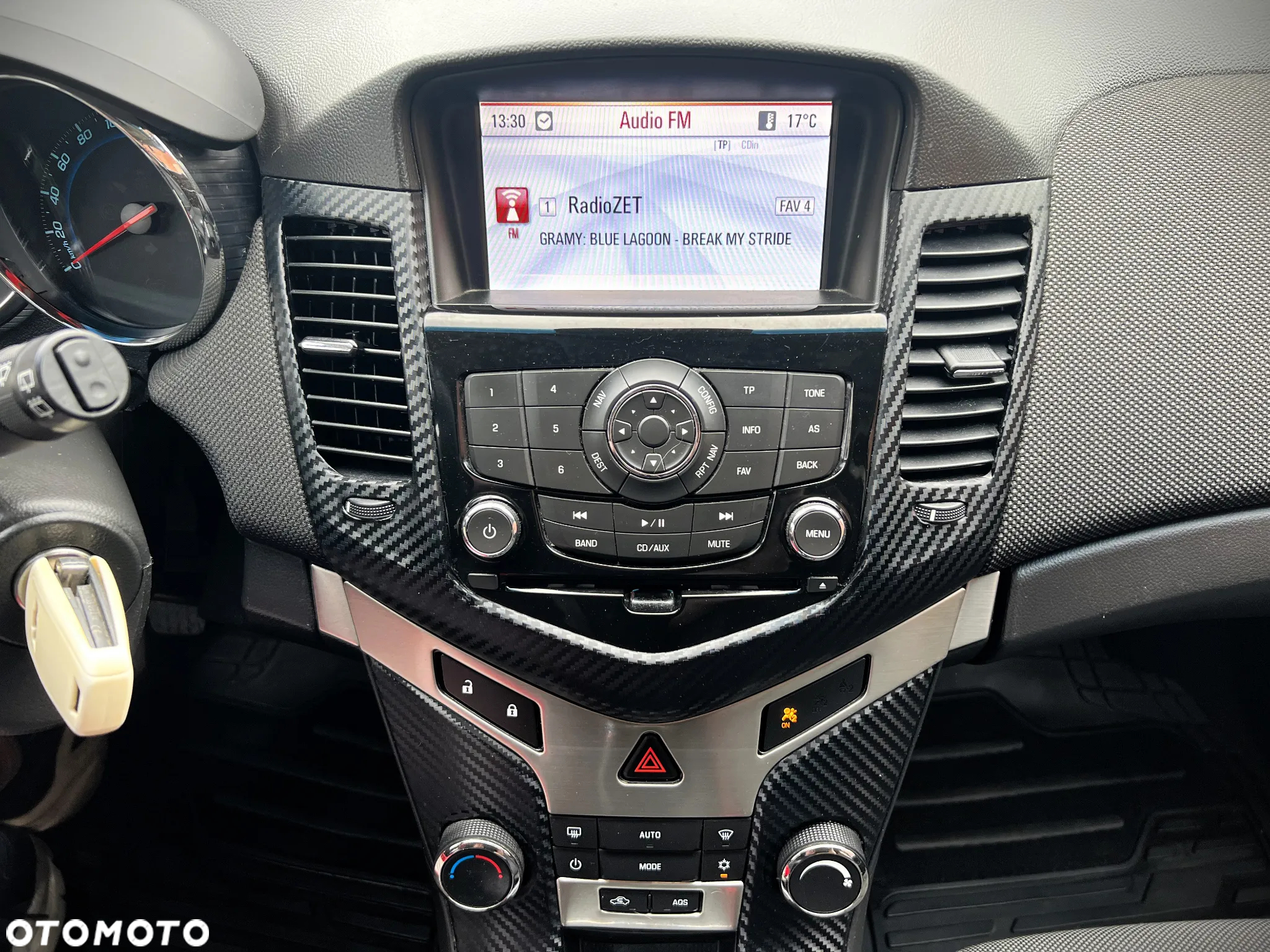 Chevrolet Cruze 1.8 LTZ - 17