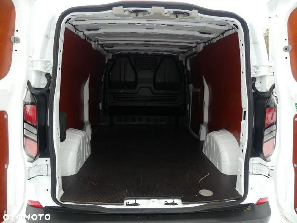 Ford Transit Custom - 13