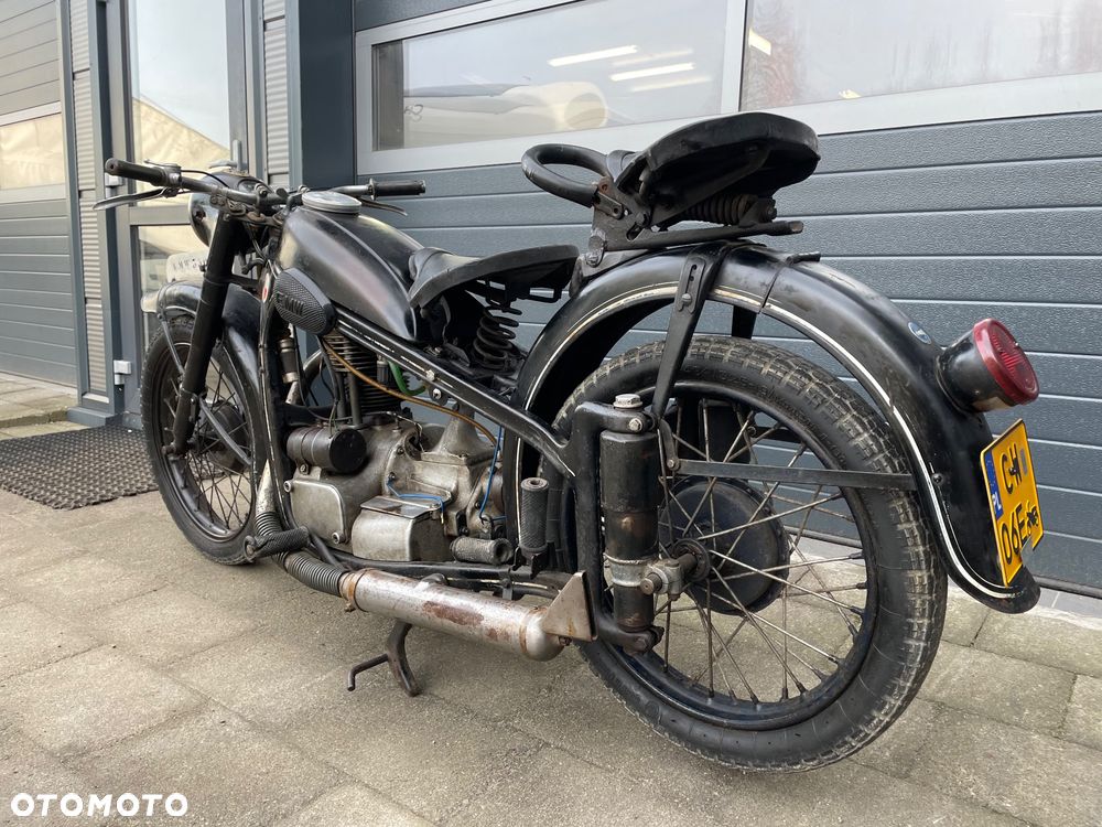 BMW R - 33