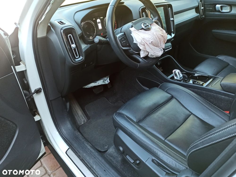 Volvo XC 40 B4 B AWD Geartronic RDesign - 13