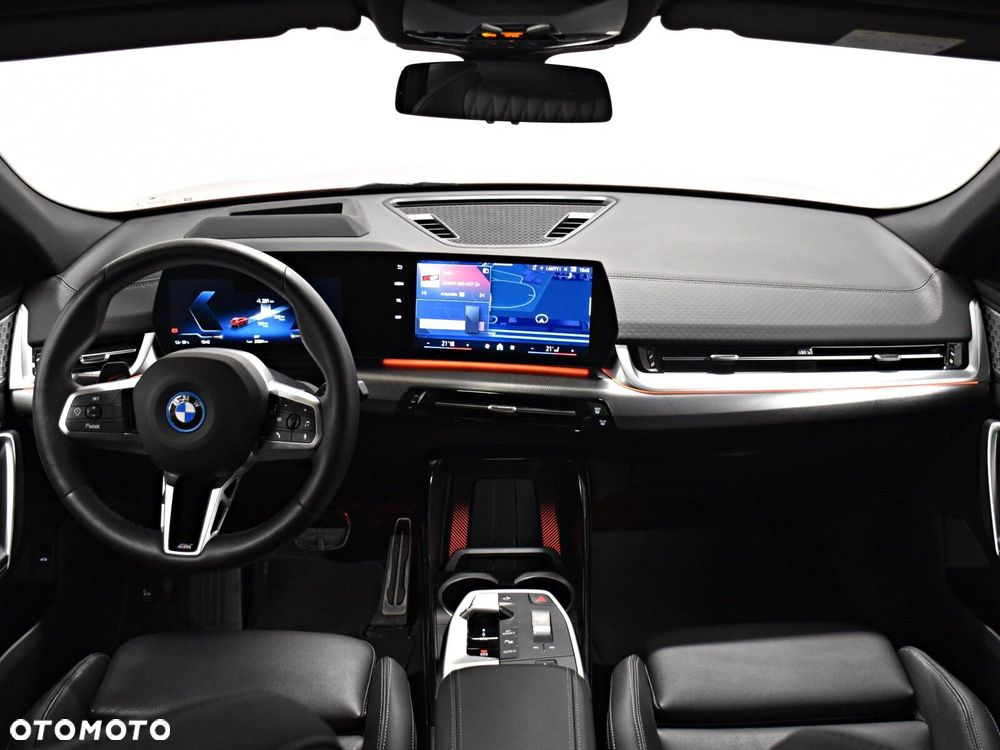 BMW iX2 xDrive30 66.5kWh M Sport Edition - 17
