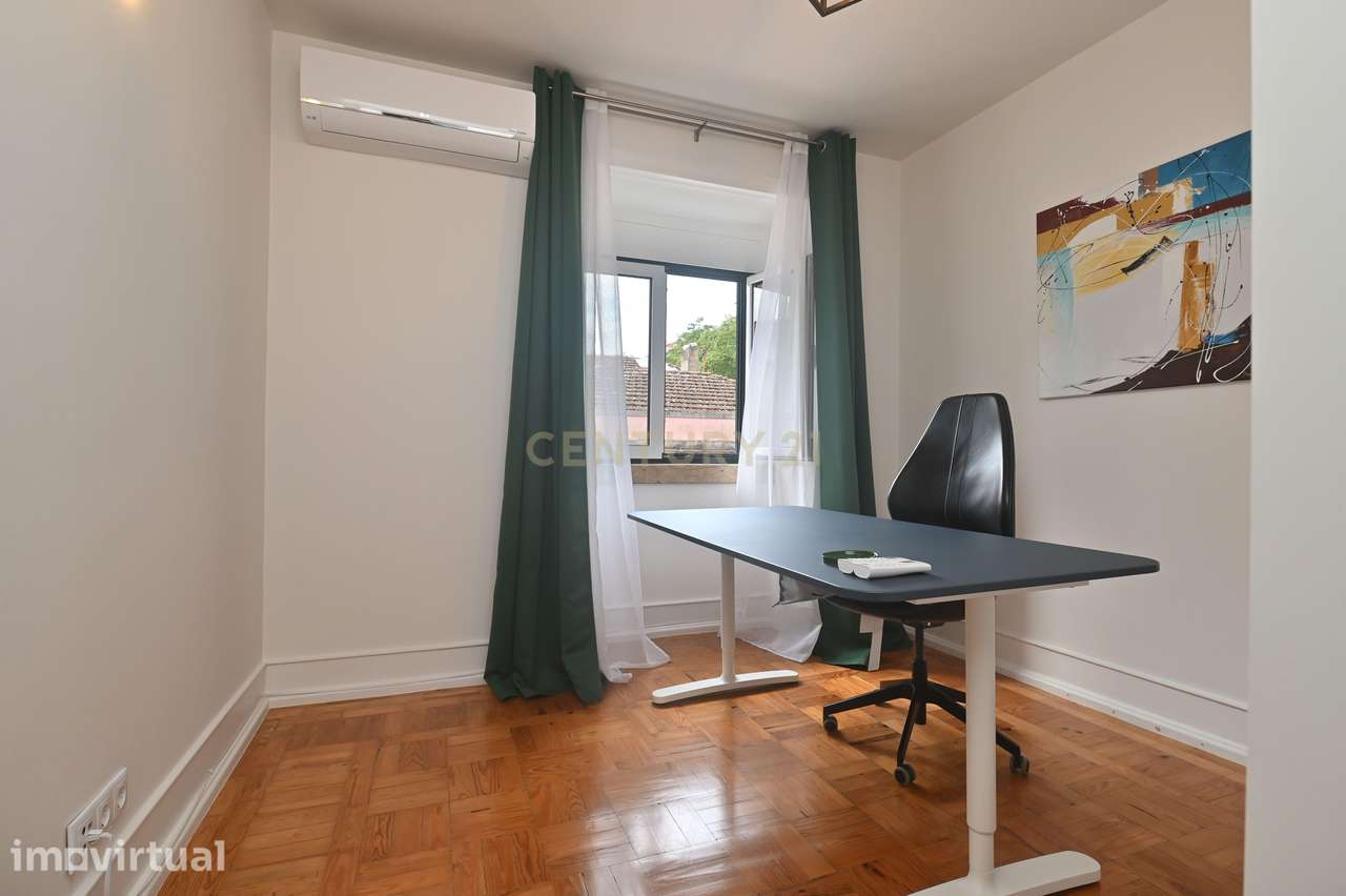 T2 remodelado e mobilado, na Ajuda – Calçada do Galvão (arrendamento) - Grande imagem: 2/31