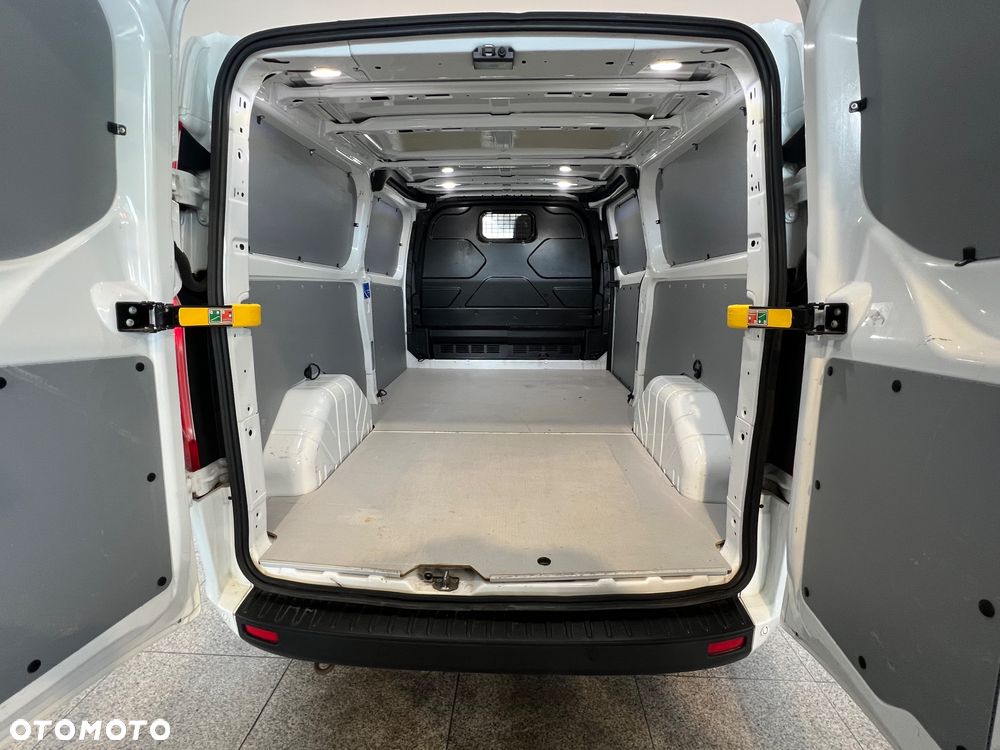 Ford Transit Custom - 13